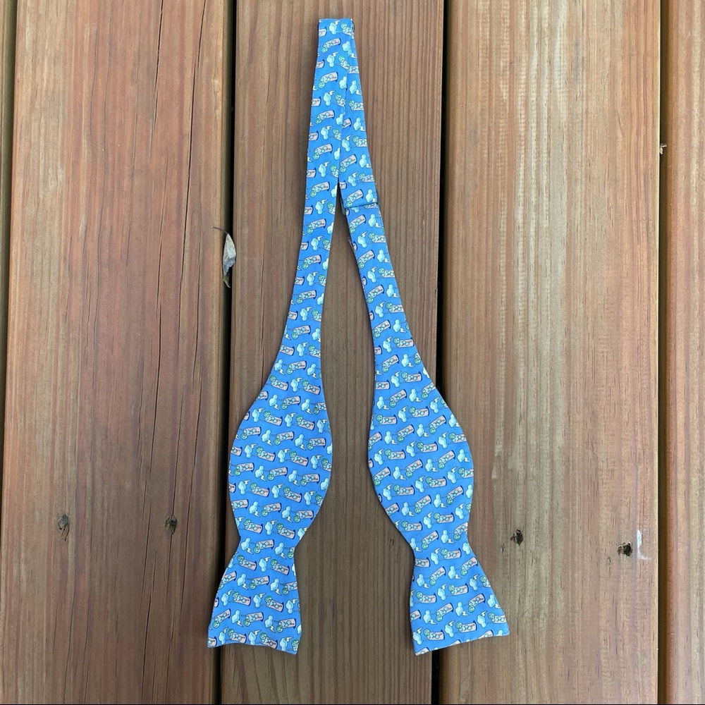 Vineyard Vines Bow Tie